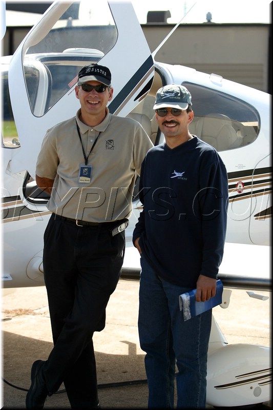 CIRRUS TEST PILOT GARY BLACK WITH DR. WARREN PERGER.JPG