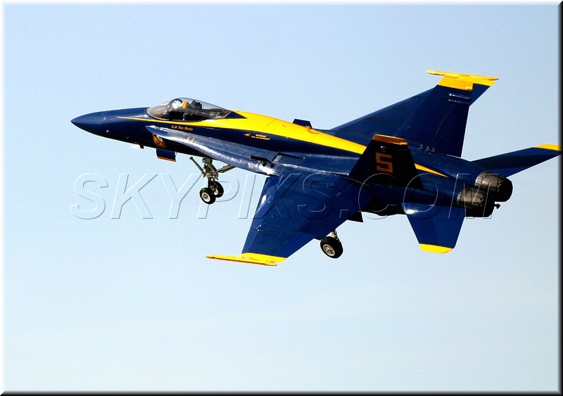 DULUTH AIRSHOW  CLOSE UP OF ANGEL #5.JPG