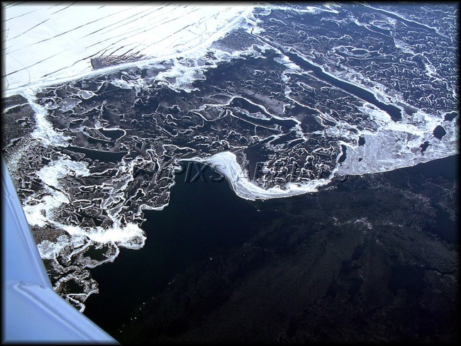 ICE FLOW SOUTH SHORE SUPERIOR.JPG